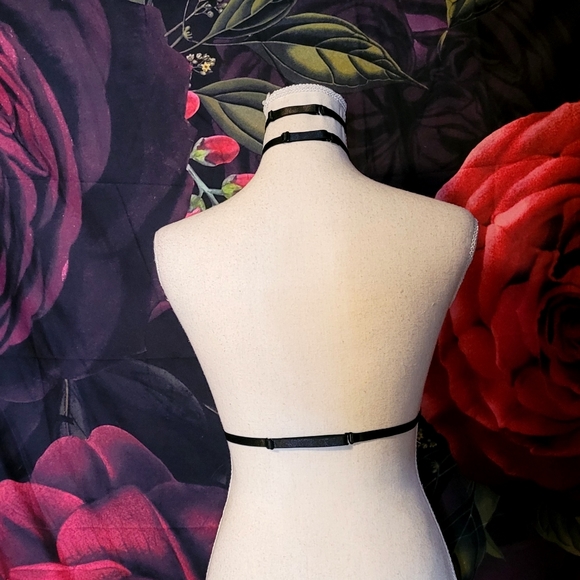 Strappy Harness with Adjustable Elastic Straps NWOT - Picture 2 of 2